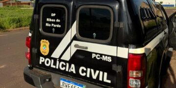 Mãe é presa por maus-tratos após filho buscar ajuda na delegacia