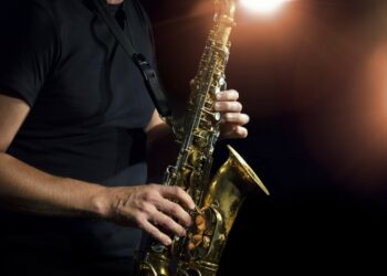 Prefeitura oferece aulas gratuitas de saxofone na Casa de Cultura