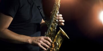 Prefeitura oferece aulas gratuitas de saxofone na Casa de Cultura