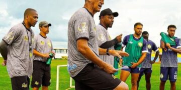 Times trocam técnicos em meio à pressão no Estadual