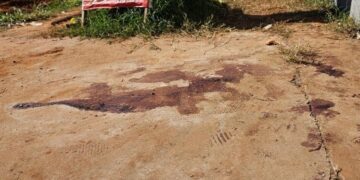 Jovem fica gravemente ferida após ser baleada na cabeça em perseguição