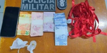 Mulher é presa após entrega de drogas e confronto com a polícia