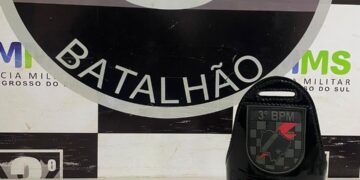 Idoso em surto efetua disparo e quase atinge adolescente