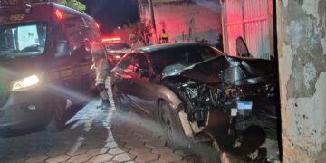 Motorista perde controle, bate em poste e morre após dar entrada em hospital em Corumbá