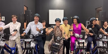 Soraya Thronicke entrega bicicletas elétricas para agentes de saúde em Itaporã