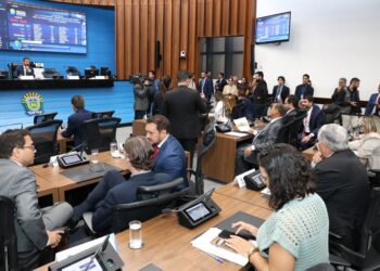 Deputados votam nesta terça-feira projeto de enfrentamento ao racismo religioso