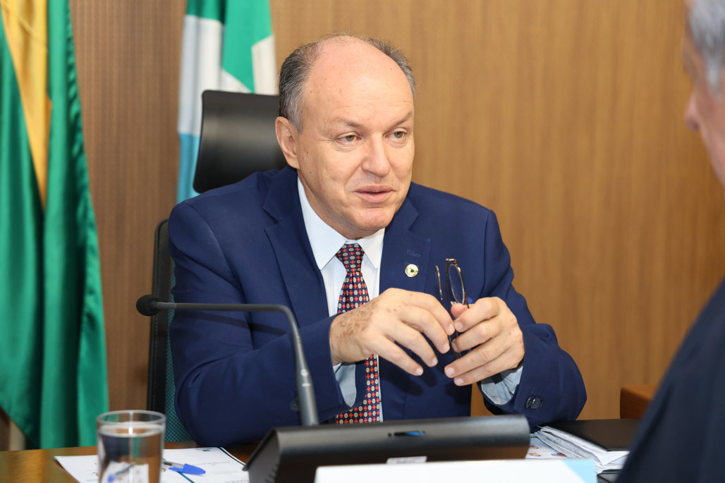 CCJR devolve pareceres a 11 projetos e recebe visita de acadêmicos de Direito CCJR devolve pareceres a 11 projetos e recebe visita de acadêmicos de Direito