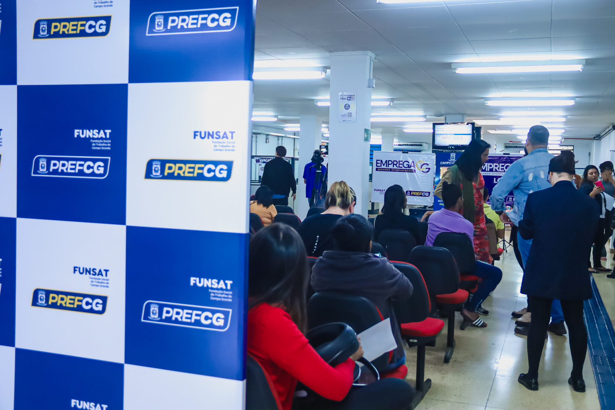 Funsat disponibiliza 1.209 vagas nesta terça-feira