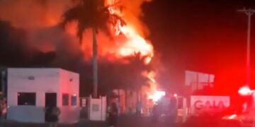 Incêndio atinge indústria de brinquedos e mobiliza bombeiros em Aparecida do Taboado