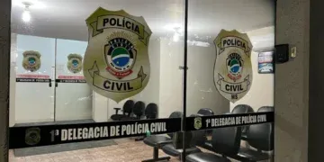 Motorista suspeito de embriaguez causa acidente e foge sem prestar socorro