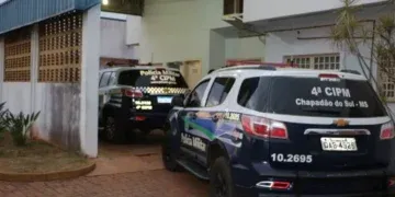 Homem é preso após ameaçar pessoas e ser flagrado com carteira furtada