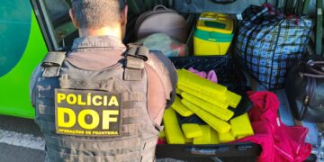Jovem é presa em MS com 21 quilos de maconha em ônibus rumo ao Rio Grande do Sul