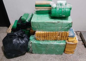 Casal é preso com quase 300 quilos de drogas na BR-163