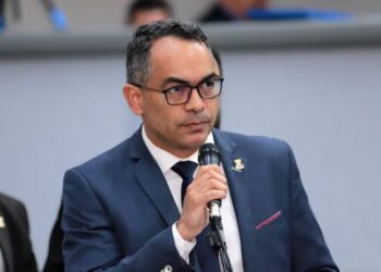 “Seis anos de manipulação”: Sandro Benites é acusado de violência psicológica e vítima tem medida protetiva