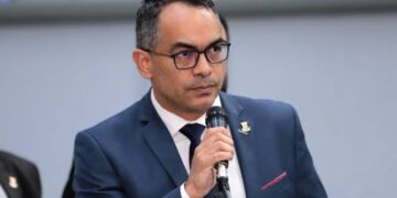 Prefeita exonera Sandro Benites após denúncia de violência psicológica e medida protetiva