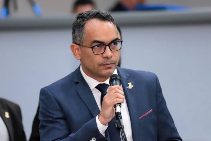 “Seis anos de manipulação”: Sandro Benites é acusado de violência psicológica e vítima tem medida protetiva