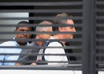 Bolsonaro tem alta e vai para prisão domiciliar; veja regras de Xandão Bolsonaro tem alta e vai para prisão domiciliar; veja regras de Xandão