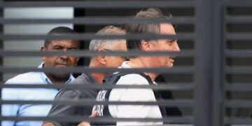 Bolsonaro tem alta e vai para prisão domiciliar; veja regras de Xandão