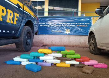 PRF encontra 26 kg de cocaína escondidos em tanque de carro na BR-262 PRF encontra 26 kg de cocaína escondidos em tanque de carro na BR-262
