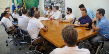 Prefeitura se reúne com Câmara e secretários para discutir novos projetos da Capital