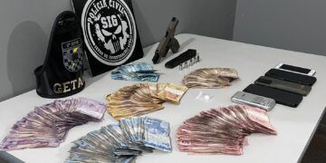 Operaçã apreende armas, drogas e dinheiro do tráfico