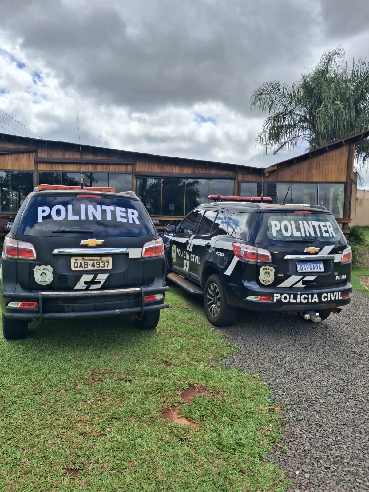 Mulher que cortou orelha de companheiro e jogou no lixo é presa em MS