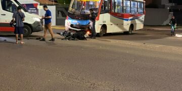 Segundo acidente com ônibus em menos de 24h deixa motoentregador ferido na Capital
