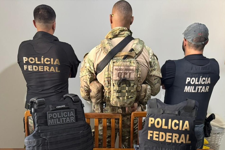 Operação da Polícia Federal mira esquema de tráfico internacional de armas em MS