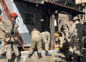 Idoso fica ferido após cair em fossa na Mascarenhas de Moraes