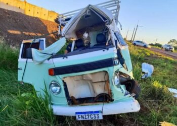 Tragédia na BR-163: casal morre após batida entre Kombi e carreta em MS