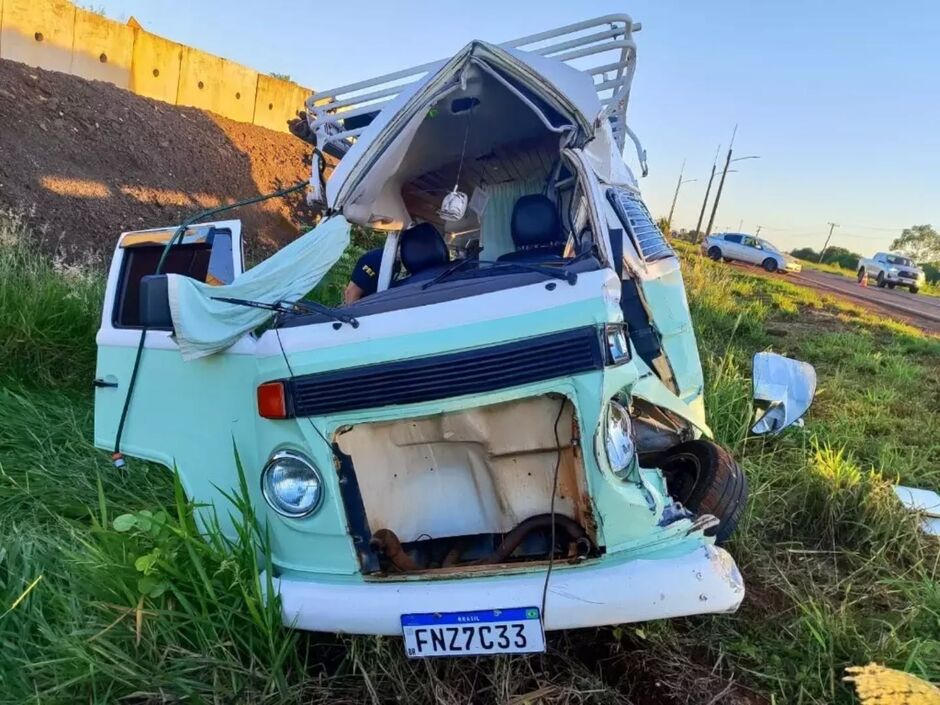 Tragédia na BR-163: casal morre após batida entre Kombi e carreta em MS