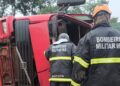 Motorista fica preso às ferragens após caminhão tombar na MS-395
