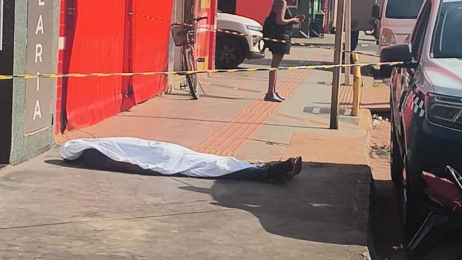 Homem é encontrado morto na rua enquanto amigo dormia em Campo Grande