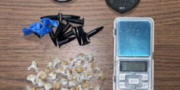 Mulher é presa por tráfico ao fazer “disque-entrega” de drogas
