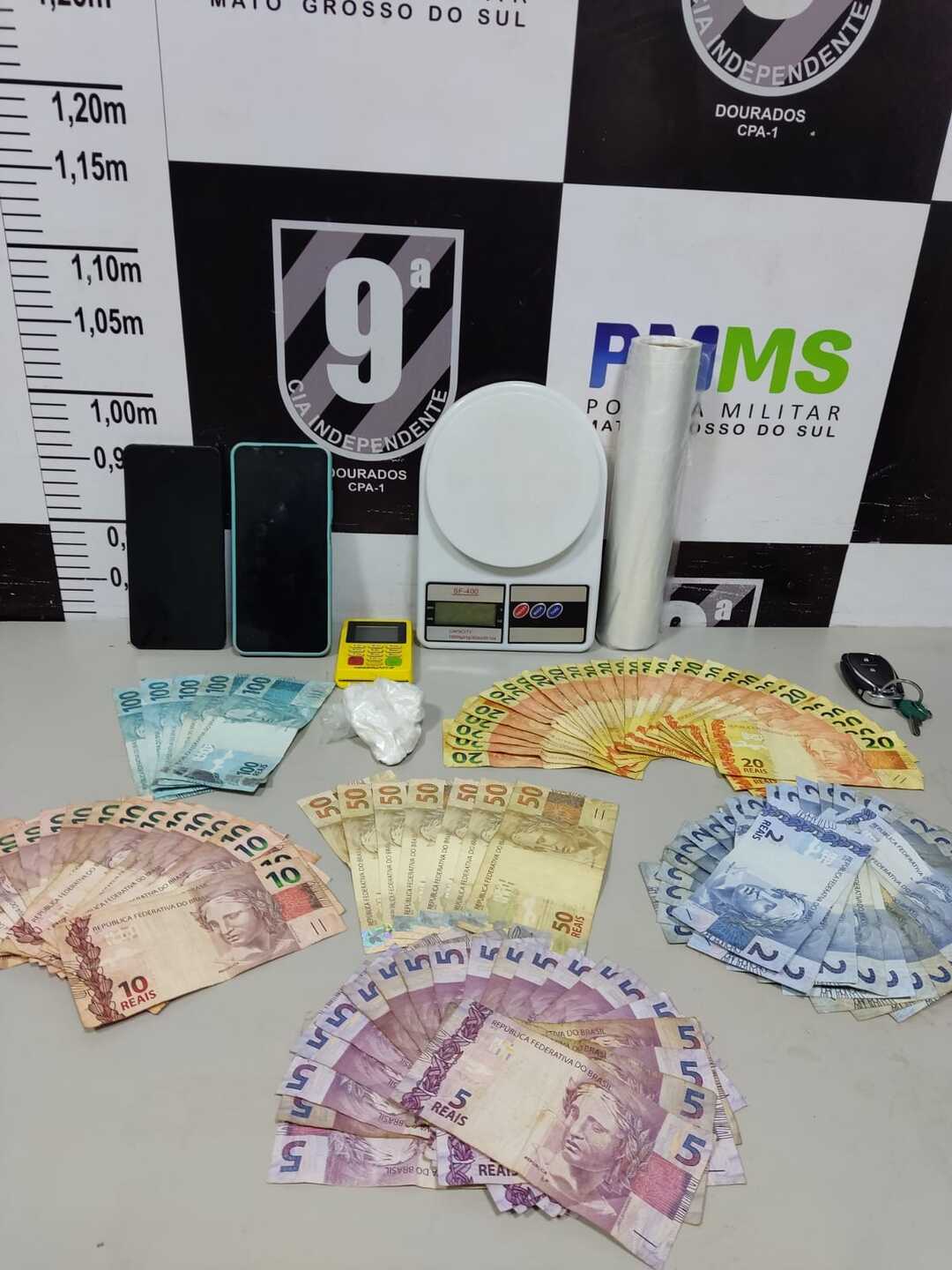 Dupla é presa após perseguição e polícia descobre esquema de “delivery” de drogas