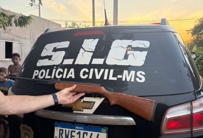 Mulher é baleada enquanto marido manuseava espingarda