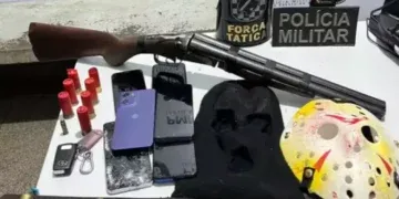 Homem que assustou crianças com espingarda e máscara do Jason tem prisão preventiva decretada