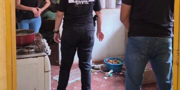 Polícia Civil faz reconstituição de feminicídio e perícia analisa nova faca encontrada na casa da vítima