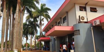 Homem atropelado pela companheira morre após dias internado