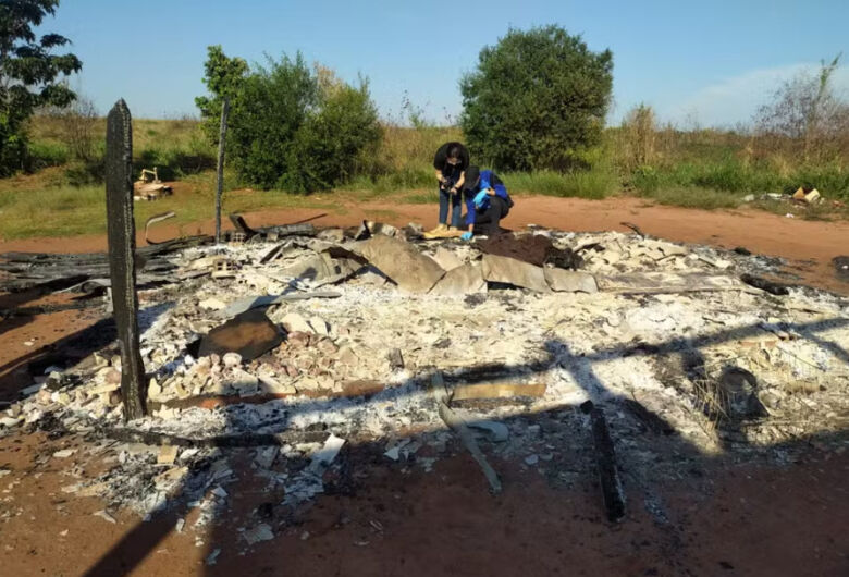 Homem confessa ter provocado incêndio que matou mulher com aerossol e isqueiro