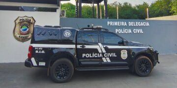 Pai é preso por agredir filho e esconder droga dentro de casa