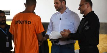 Curso de encanador capacita reeducandos em Campo Grande