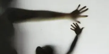 Mãe é investigada por maus-tratos contra cinco filhos