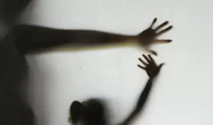 Mãe é investigada por maus-tratos contra cinco filhos