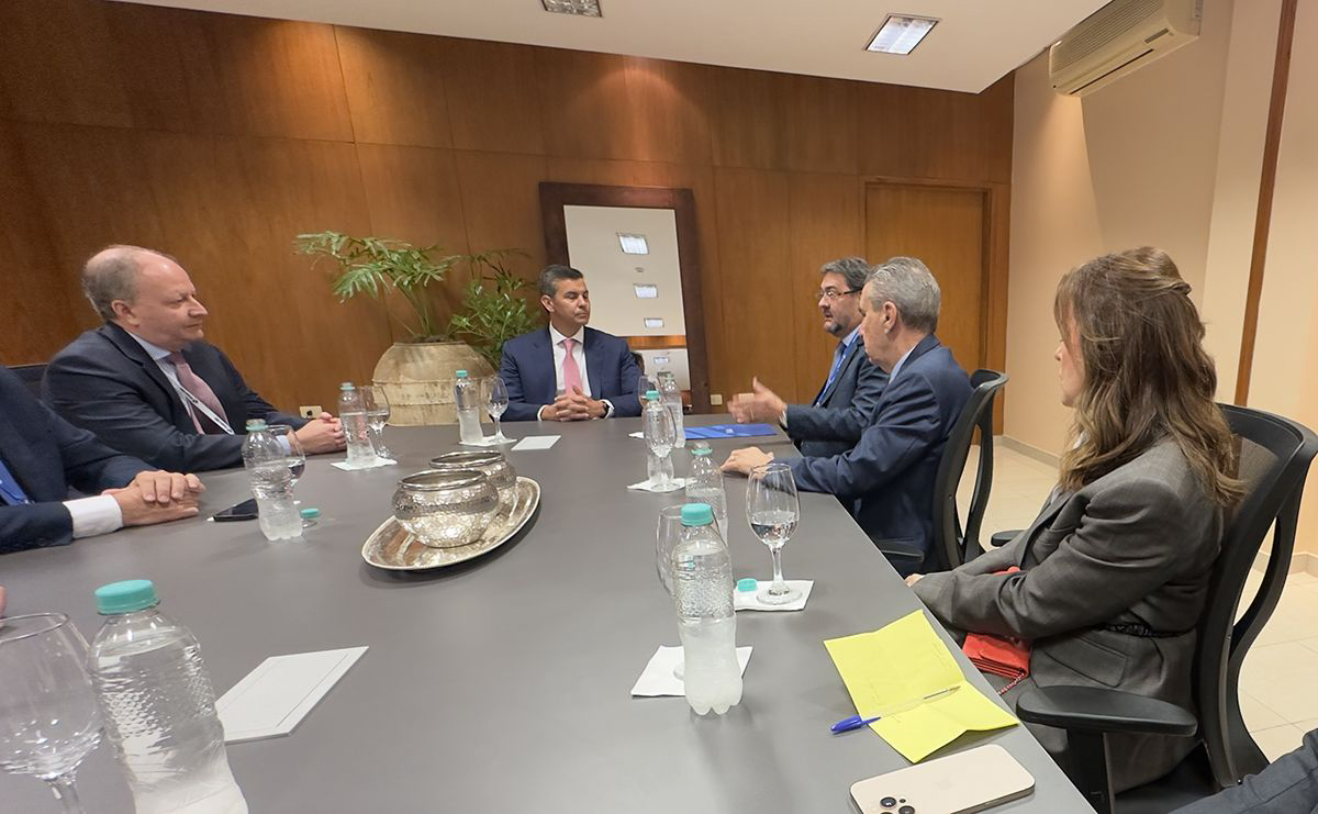 Fiems discute expansão do comércio com Paraguai