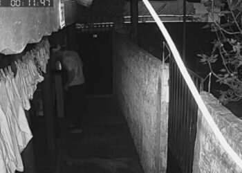 De tornozeleira, homem é preso após invadir casa e furtar caixa de ferramenta