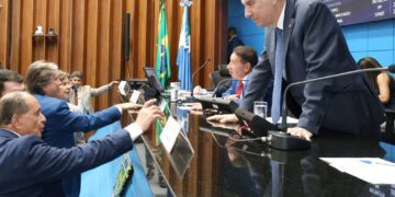 Ordem do Dia: Segurança digital para crianças e proposta sobre regularidade fiscal avançam na ALEMS