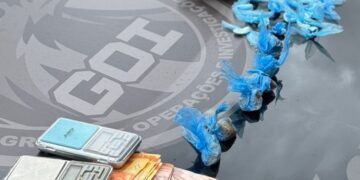 Adolescente é flagrada com drogas e levada à delegacia em Campo Grande