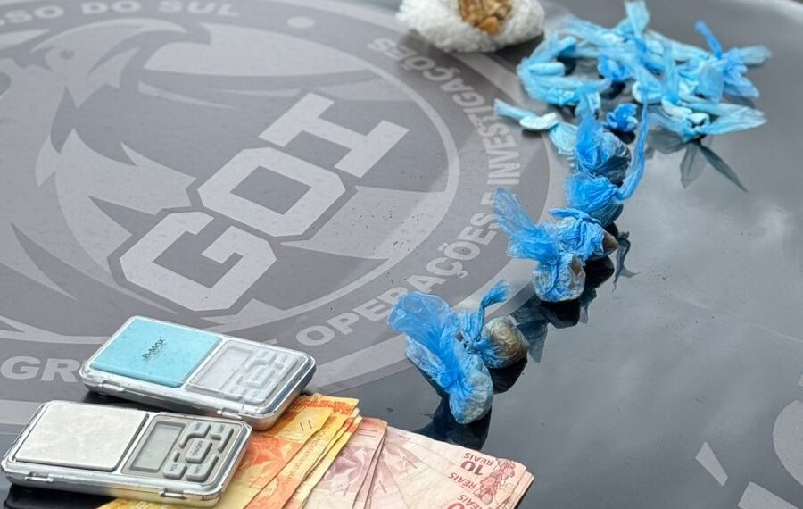 Adolescente é flagrada com drogas e levada à delegacia em Campo Grande