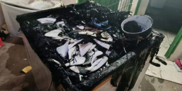 Vela acesa provoca princípio de incêndio em residência